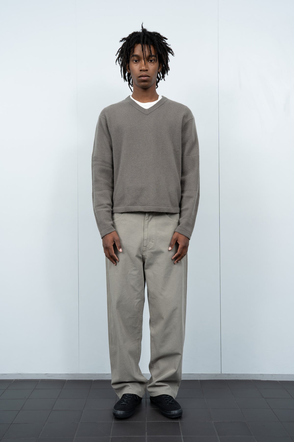 WOOL V-NECK SWEATER - CLAY