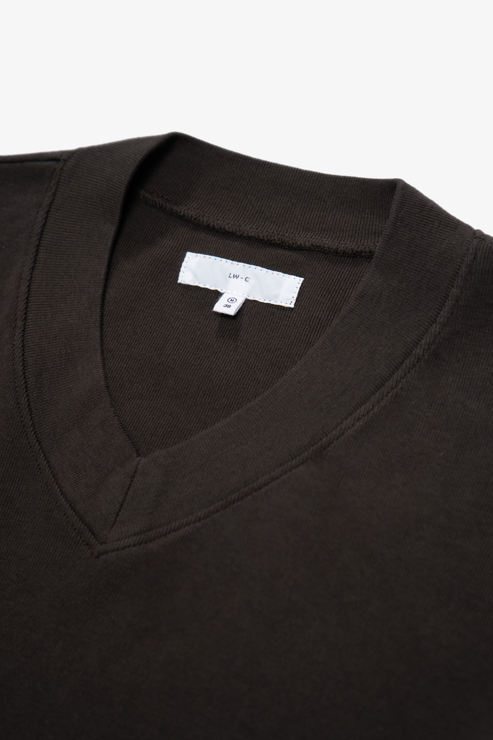 HIGH V-NECK T-SHIRT - TIMBER